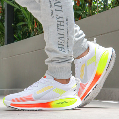 ZAPATILLAS NIKE VOMERO 18 - UNISEX